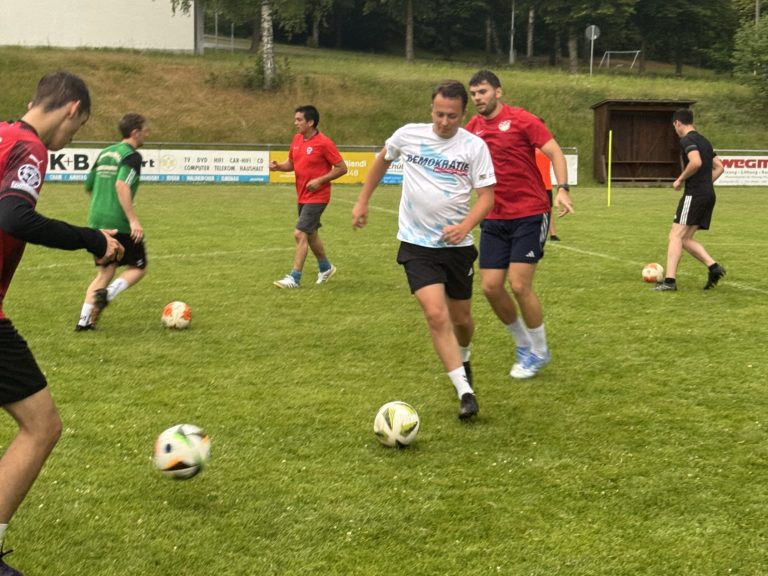Julian Preidl kickt für den guten Zweck