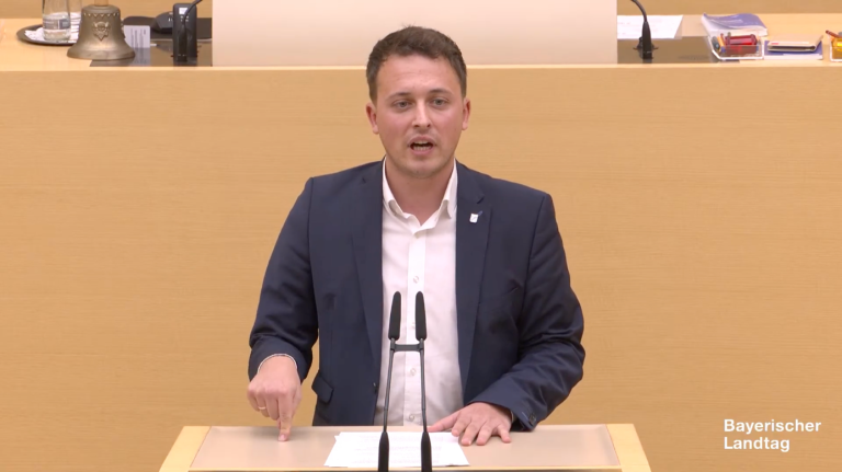 MdL Preidl nimmt Stellung zum AfD-Antrag zur Ferienbetreuung. Für ihn ist klar: es geht um etwas ganz anderes.